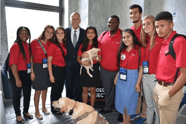 9 Bank of America Student Leaders with Senator Thom Tillis at Paws For Celebration